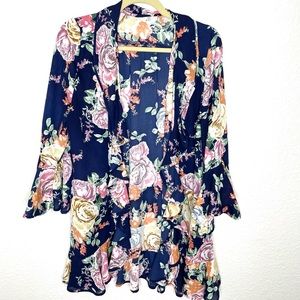 Vici Dolls Entro Blue Floral Ruffle Kimono Women’s size small